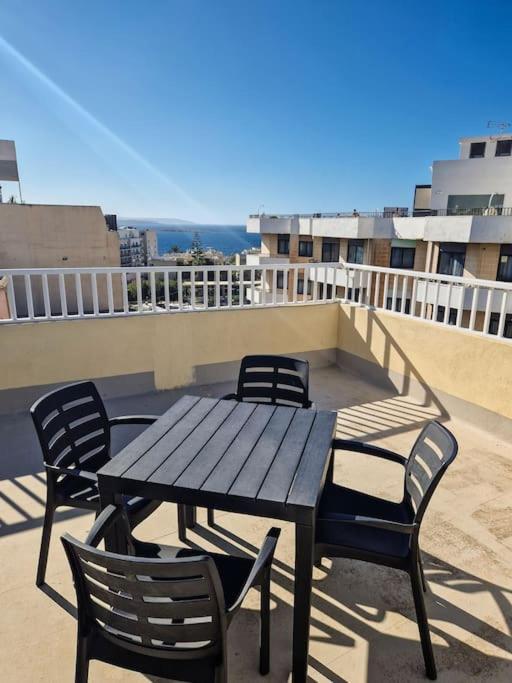 Comfy And Cosy. Appartement St. Paul's Bay Buitenkant foto